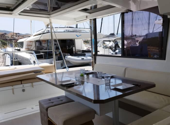 Desconecta en el catamarán más exclusivo de la Rías Baixas