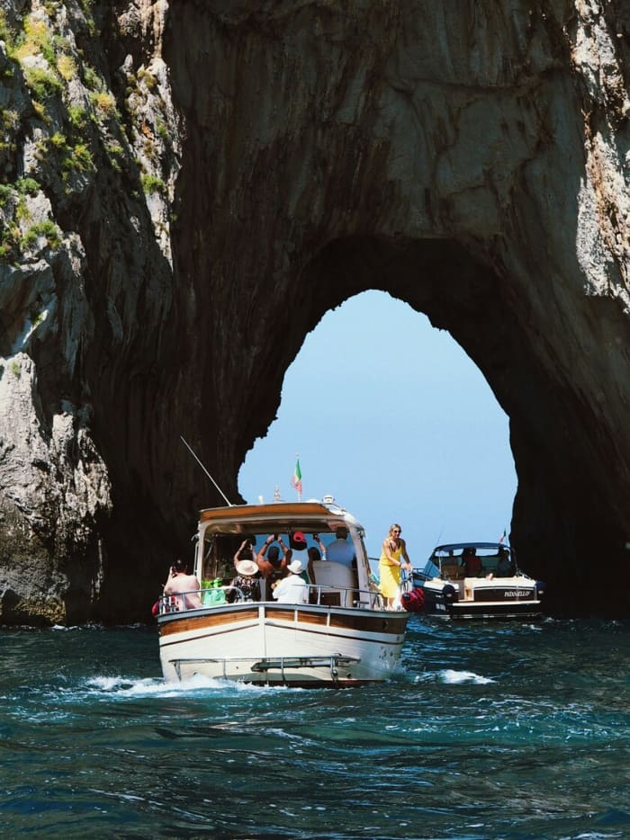 Capri: Caves, Stories and Faraglioni Boat Experience