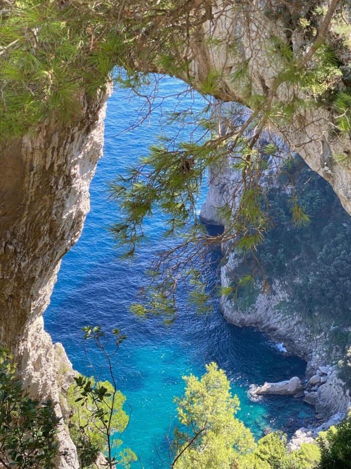 Capri: Caves, Stories and Faraglioni Boat Experience