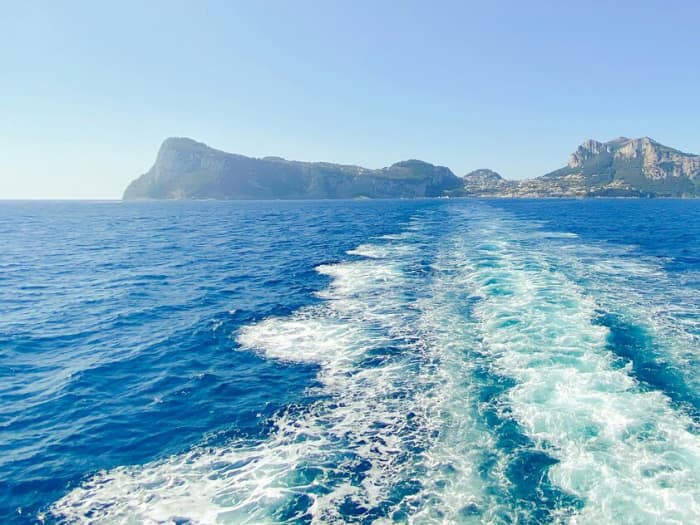 Capri: Caves, Stories and Faraglioni Boat Experience