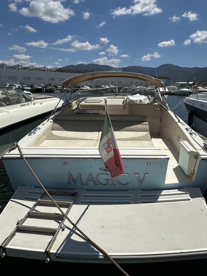 Procida Experience Tornado38 – Dagtocht per boot