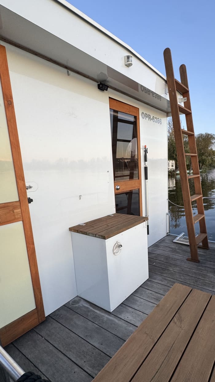 Private houseboat tour across Lake Müggelsee and New Venice