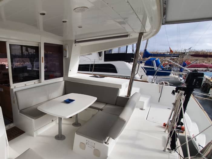 DEMI-JOURNÉE SUR UN CATAMARAN PRIVÉ À VALENCE, DIESEL INCLUS !