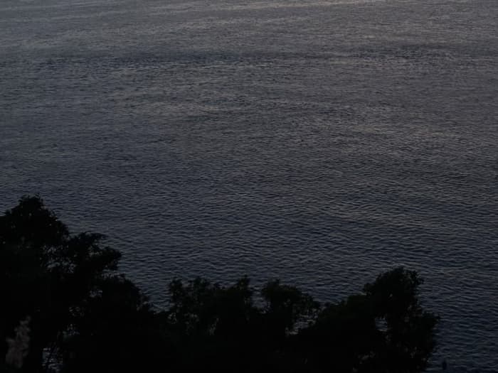 Brise du coucher de soleil : Coral, Maiton et Promthep