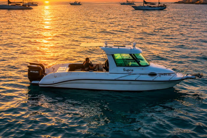 Brise du coucher de soleil : Coral, Maiton et Promthep