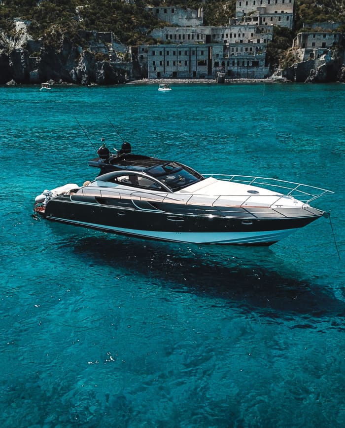 Capri Experience in Yacht