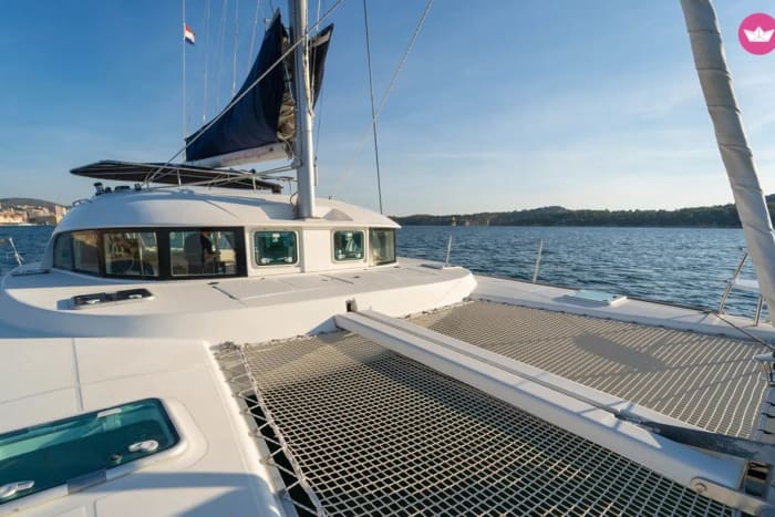 Half-day catamaran trip with skipper – French Riviera
