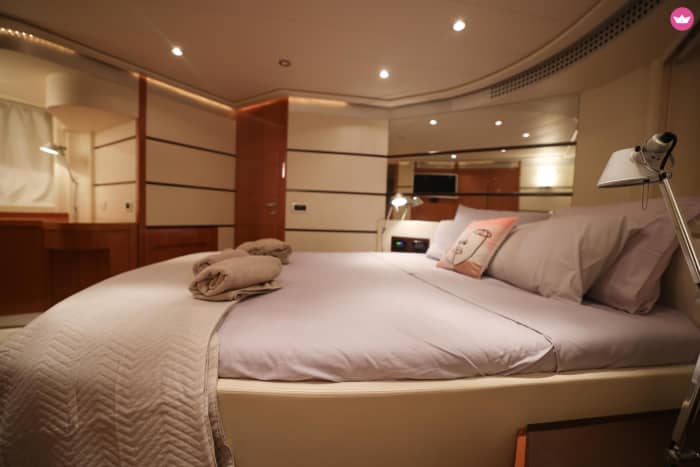 Sonnenuntergangstour auf der Pershing 62