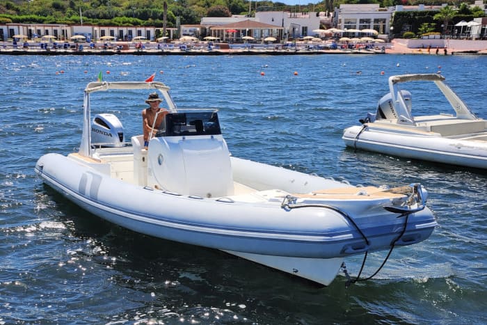 Favignana & Egadi-tour per dinghy – Zwemmen, ontspannen en genieten van een cocktail