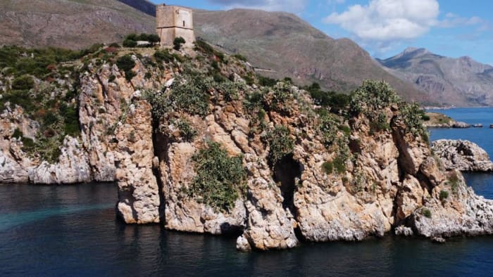 Scopello Sea Stacks en Cala Disa gezien vanaf de zee