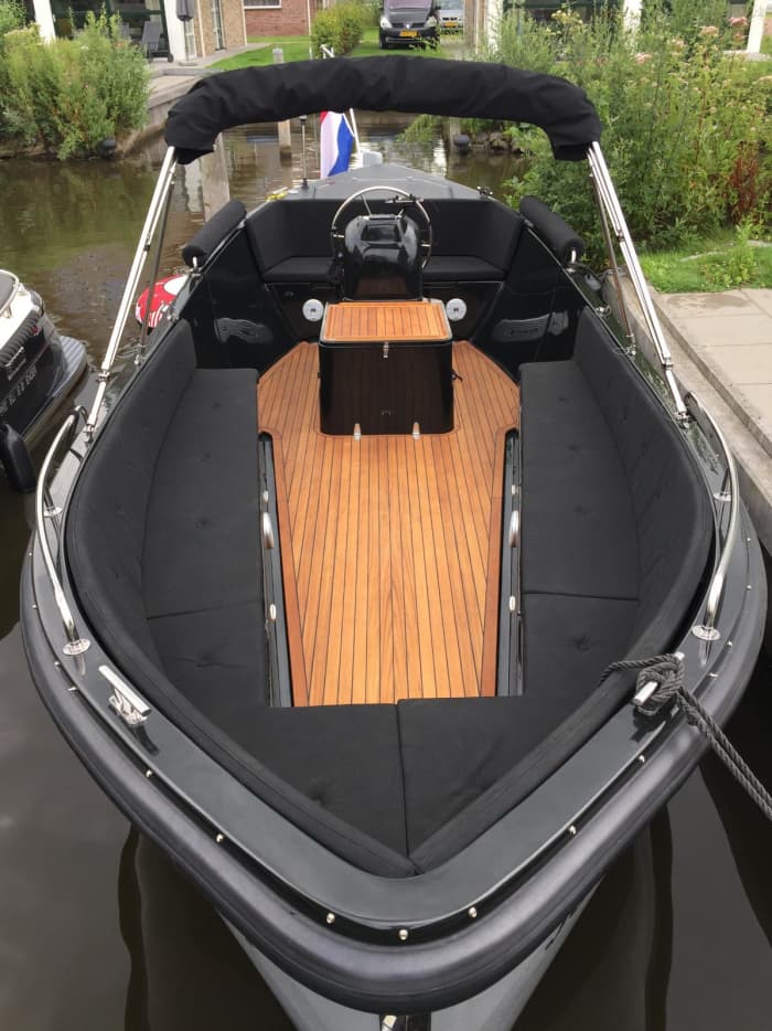 3-Hour Private Cruise – Sneek, Lakes & Hidden Waterways