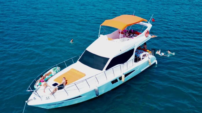 Passeio de iate privado em Antalya | Almoço delicioso e serviço de transfer VIP incluídos