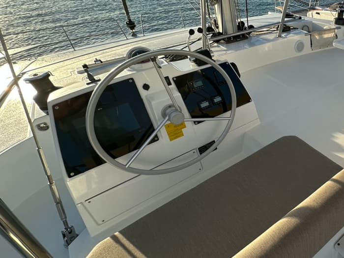 Excursie naar Formentera of de zuidelijke stranden van Ibiza op een luxe catamaran.