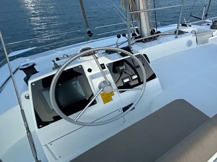 Excursie naar Formentera of de zuidelijke stranden van Ibiza op een luxe catamaran.