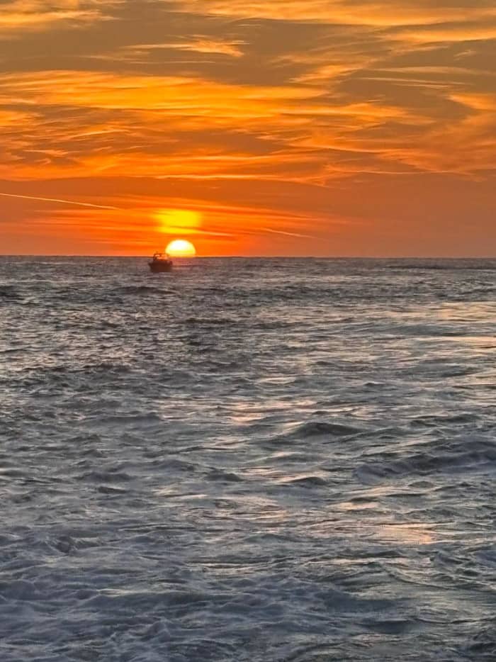 Sunset Selective - Cruise and Dinner Along the Amalfi Coast