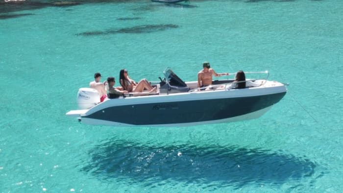 Turquoise baaien, kliffen en de ruige kant van Mallorca