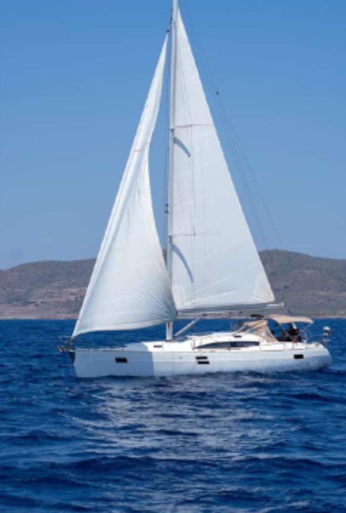 Hersonissos 4hours small group sailing tours with meal and drinks (10 guests)