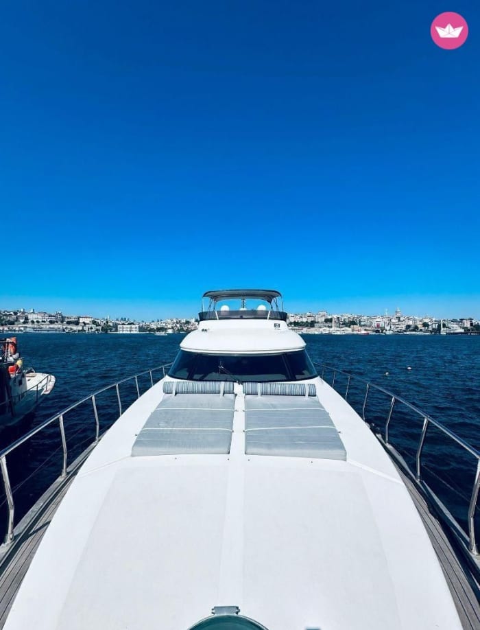 Magical Istanbul Skyline Cruise by Private Yacht