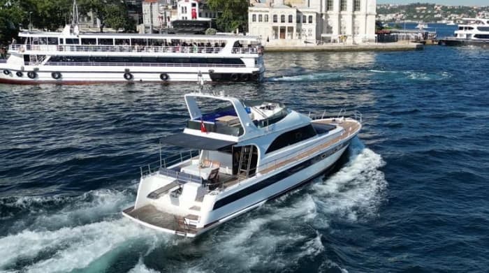 Luxury Private Yacht Cruise on the Bosphorus – Istanbul Experience
