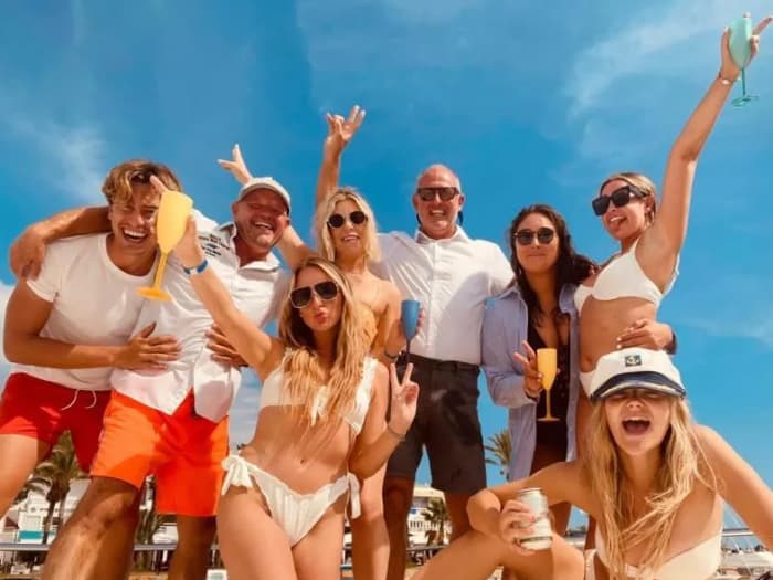 Hakuna Matata Luxus-Yachtcharter für einen ganzen Tag in Cala d'Or