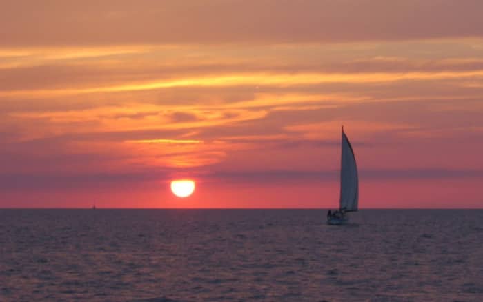 Sunset sailing experience: the golden hour at sea