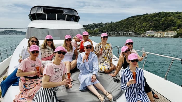 Luxury Private Yacht for 40 Guests in Istanbul – Princes’ Islands Swimming & Party Experience