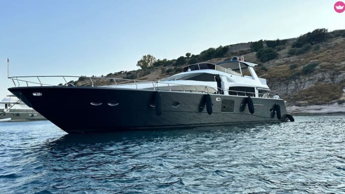 Luxury Private Yacht for 40 Guests in Istanbul – Princes’ Islands Swimming & Party Experience