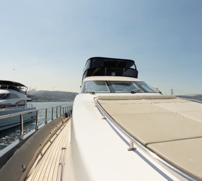Luxury Private Yacht for 40 Guests in Istanbul – Princes’ Islands Swimming & Party Experience