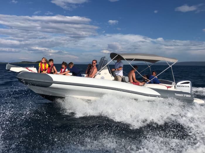 Ön Brač, ön Hvar och Pakleni-öarna privat båttur hela dagen