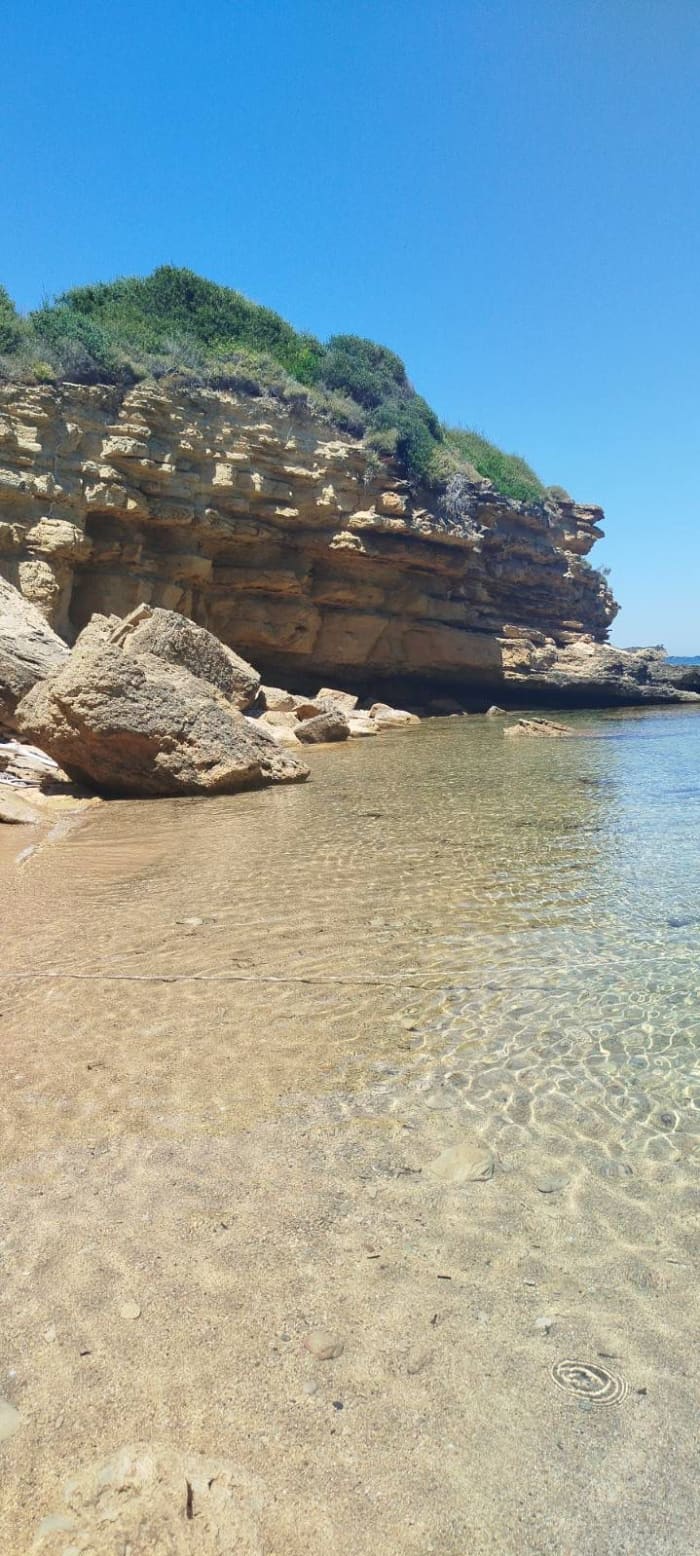 Escapada a la costa norte de Zakynthos: Naufragio, cuevas azules y paradas ocultas para nadar
