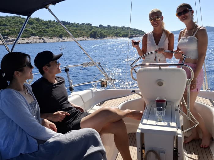Całodniowa prywatna wycieczka jachtem z Dubrownika na Wyspy Elafickie – Koločep, Błękitna Jaskinia, plaża Sunj i Lopud