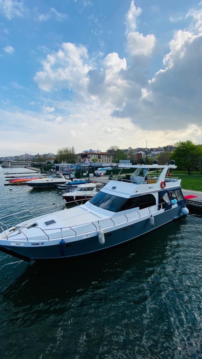 8-Hour Princes’ Islands Yacht Cruise for 10 Guests
