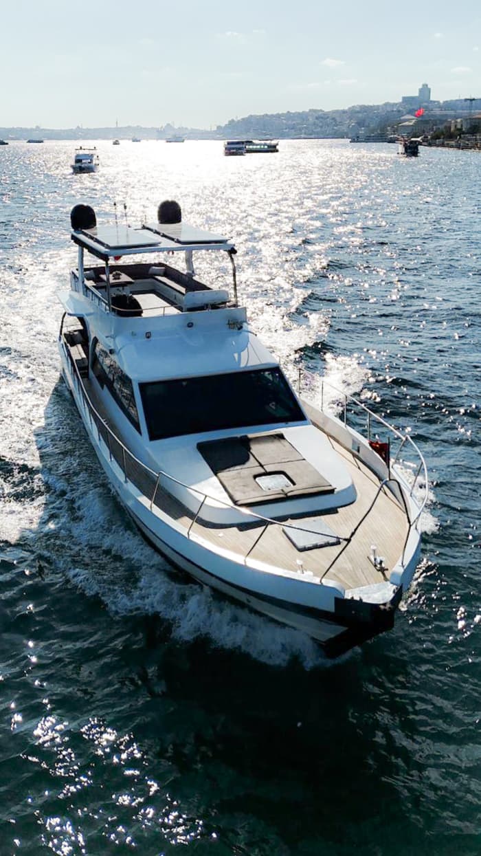 Private Luxury Yacht Cruise – Bosphorus Experience