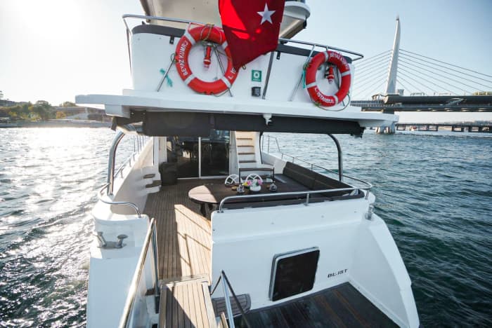 Private Luxury Yacht Cruise – Bosphorus Experience