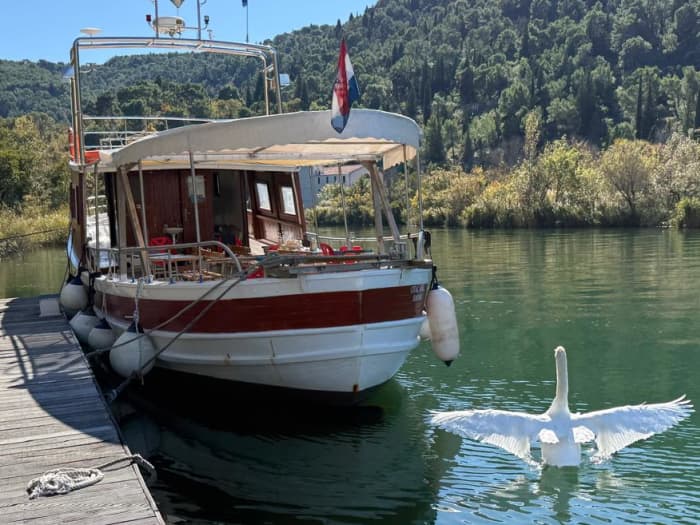 Fuga privata nell'Adriatico su una tradizionale barca di legno
