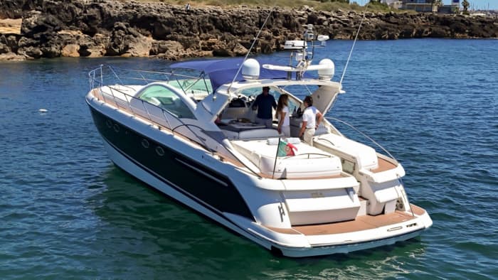 4-stündiger Halbtages-Luxus an Bord der Fairline Targa 52