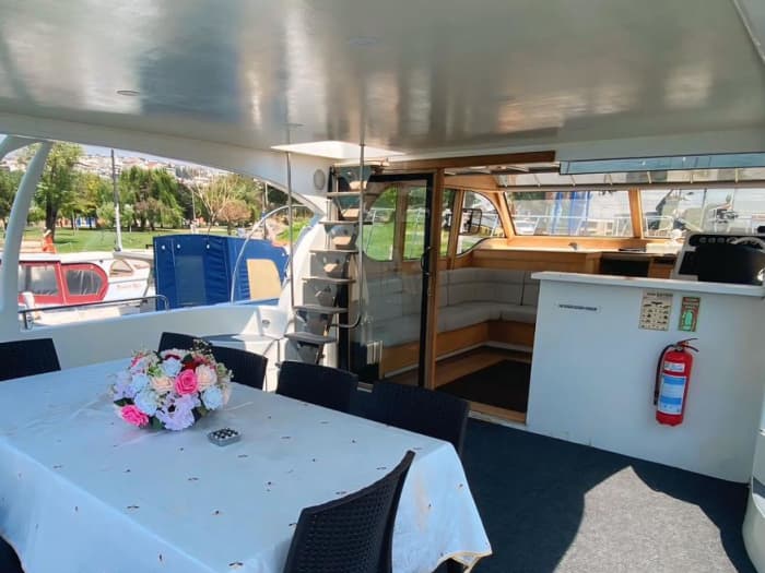 8-Hour Princes’ Islands Yacht Cruise for 10 Guests