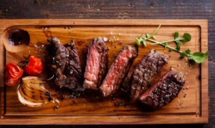 Een Argentijnse barbecue-ervaring op een luxe jacht in de Tigre-delta.