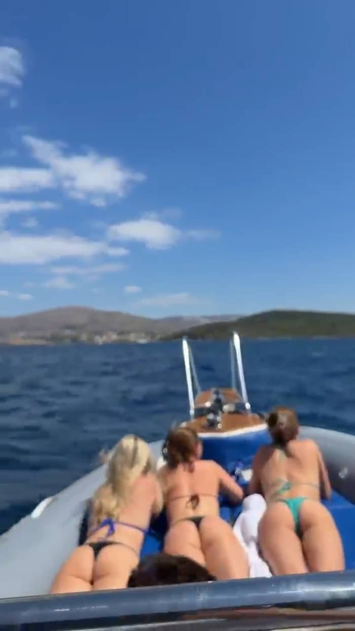 Blue Lagoon & Shipwreck: 3-Stop Private Speedboat Adventure from Kaštela/Split/Trogir