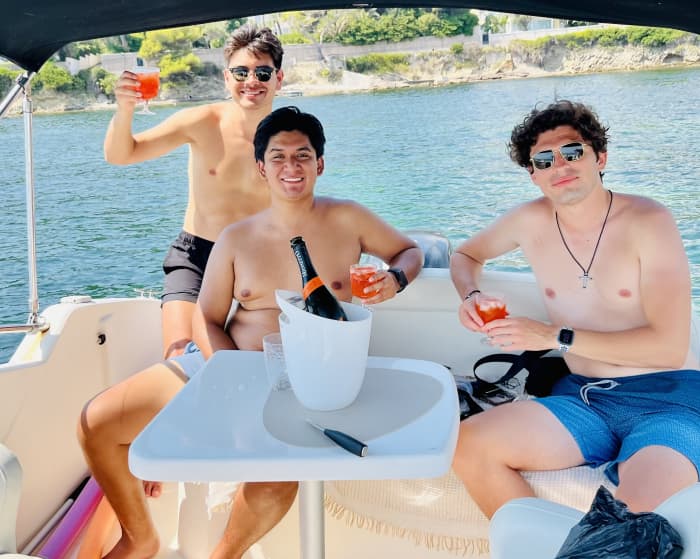 4 hours of pure bliss for a boat trip around Nice.
