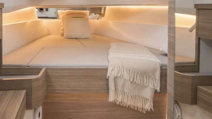 Romantic Boat Getaway with a Night at Anchor: A Magical Night on a Boat for Two