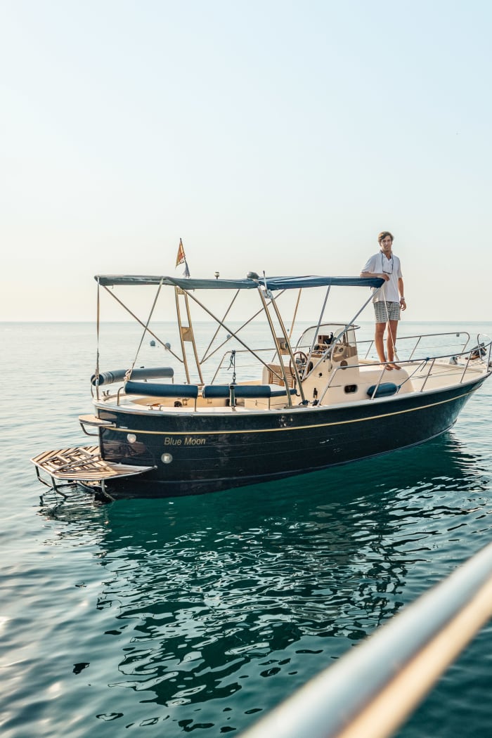 4-hour getaway through secret bays and crystal clear waters