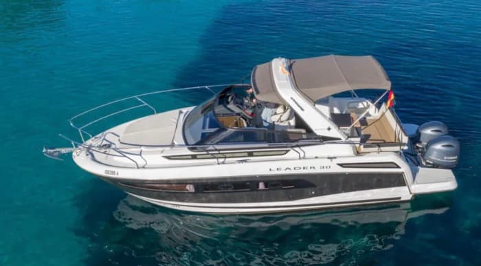 Exclusive premium Yacht Charter with new “Pamoli” Jeanneau Leader 30