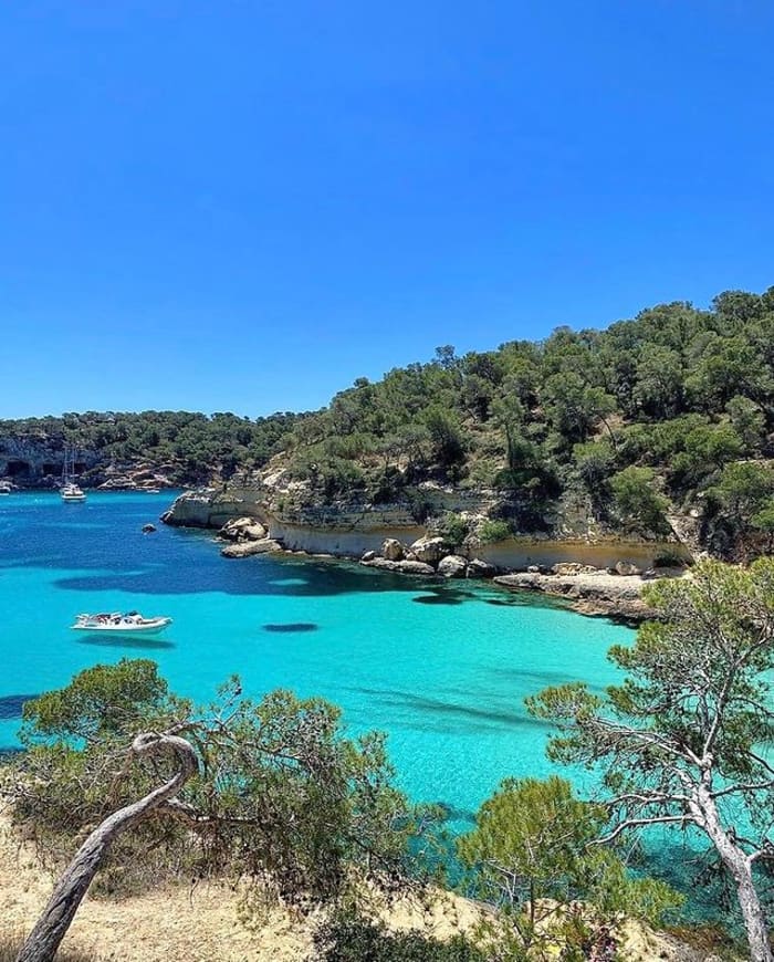 Exclusive premium Yacht Charter with new “Pamoli” Jeanneau Leader 30