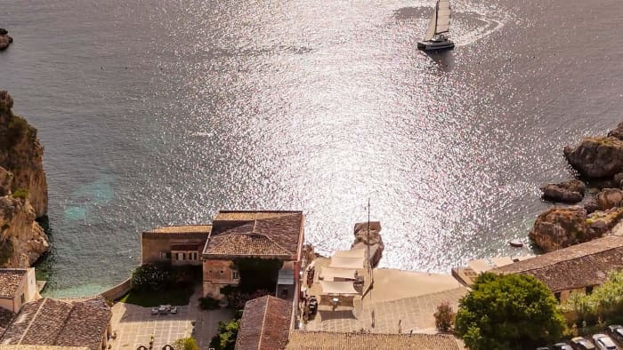 Catamaran & Chill: Your Aperitif with a View of the Tuna Fish Farm