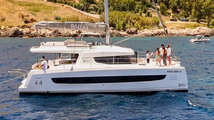 Catamaran & Chill: Your Aperitif with a View of the Tuna Fish Farm