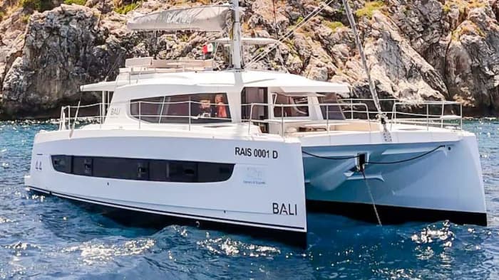 Catamaran & Chill: Your Aperitif with a View of the Tuna Fish Farm