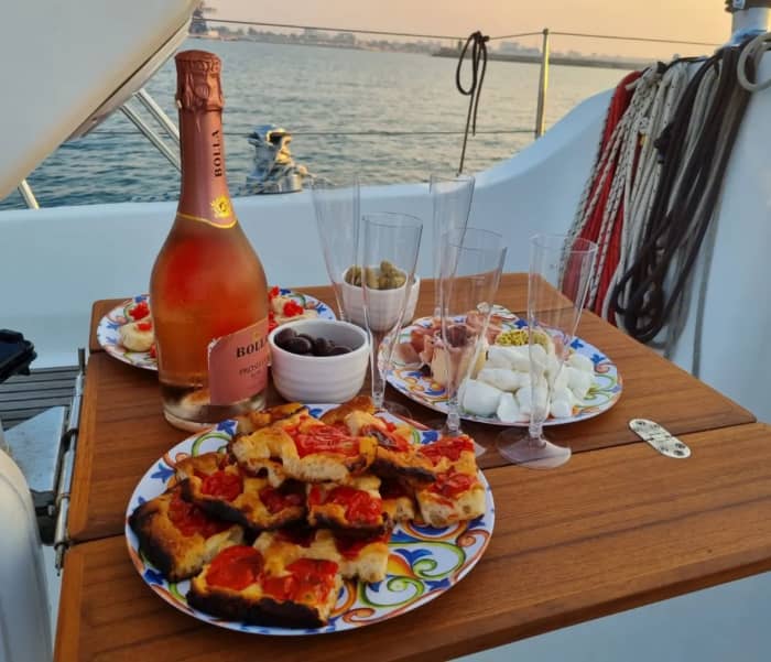 HALF DAY SAILING - RELAXATION, FUN, AND MUCH MORE!