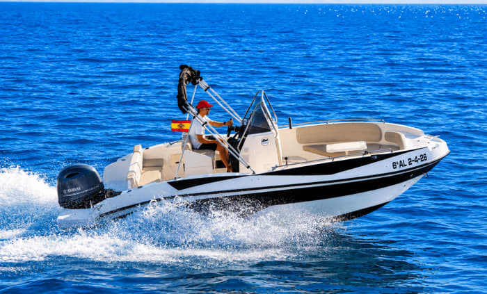 Nireus 620 CL Getaway – Half-day relaxation at sea (4h)