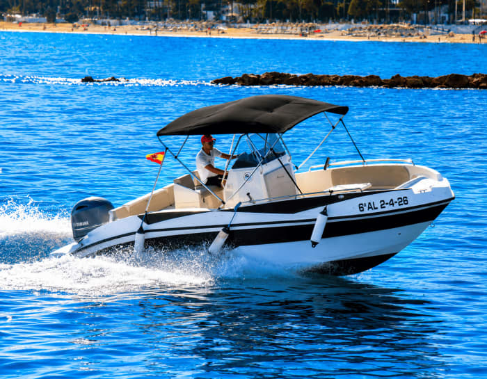 Nireus 620 CL Getaway – Half-day relaxation at sea (4h)